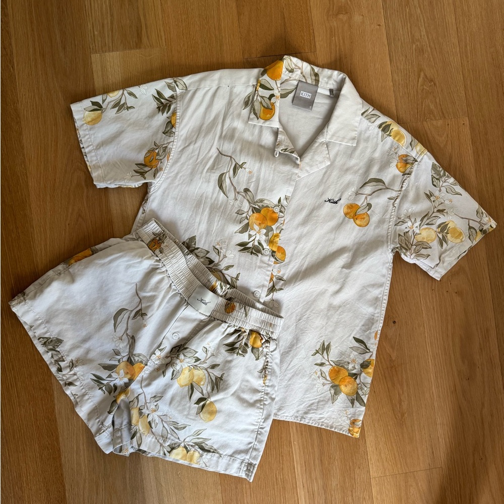 Kith Set Button Up Lemons Amalfi
Capri Shirt Top S Elena Camp and S Shorts